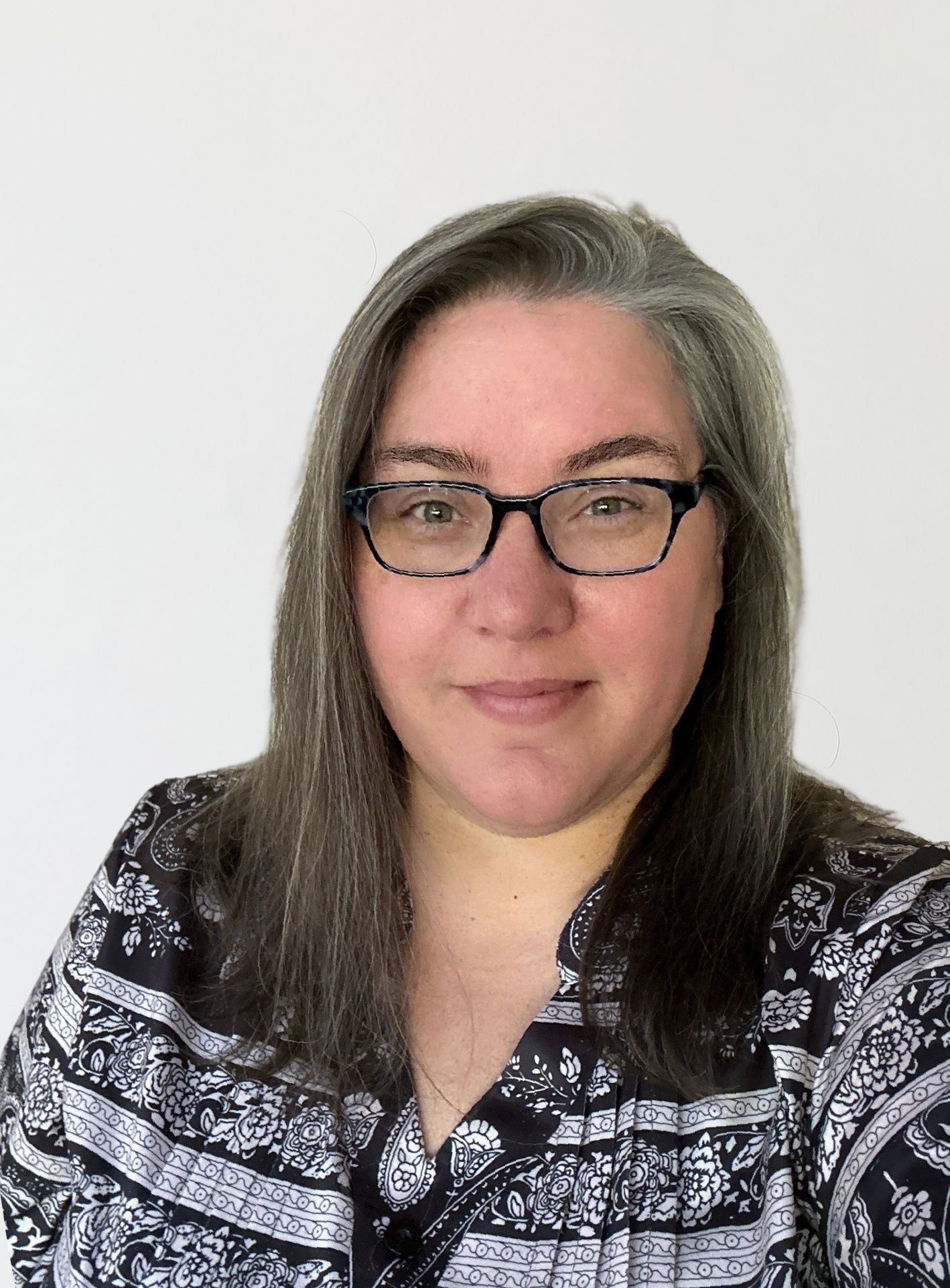 Jen Headshot